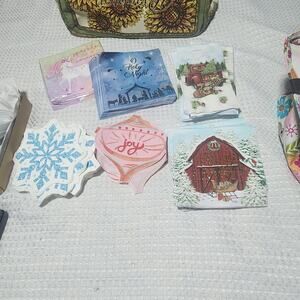 LOT OF MISCELLANEOUS NAPKINS FOR TABLE SET OR DECOUPAGE